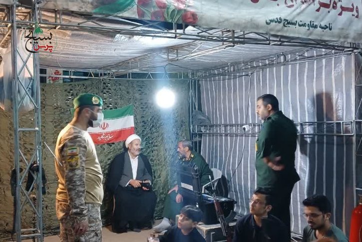 بازدید مسئولین ازغرفه جان‌فدا درمیدان صادقیه تهران